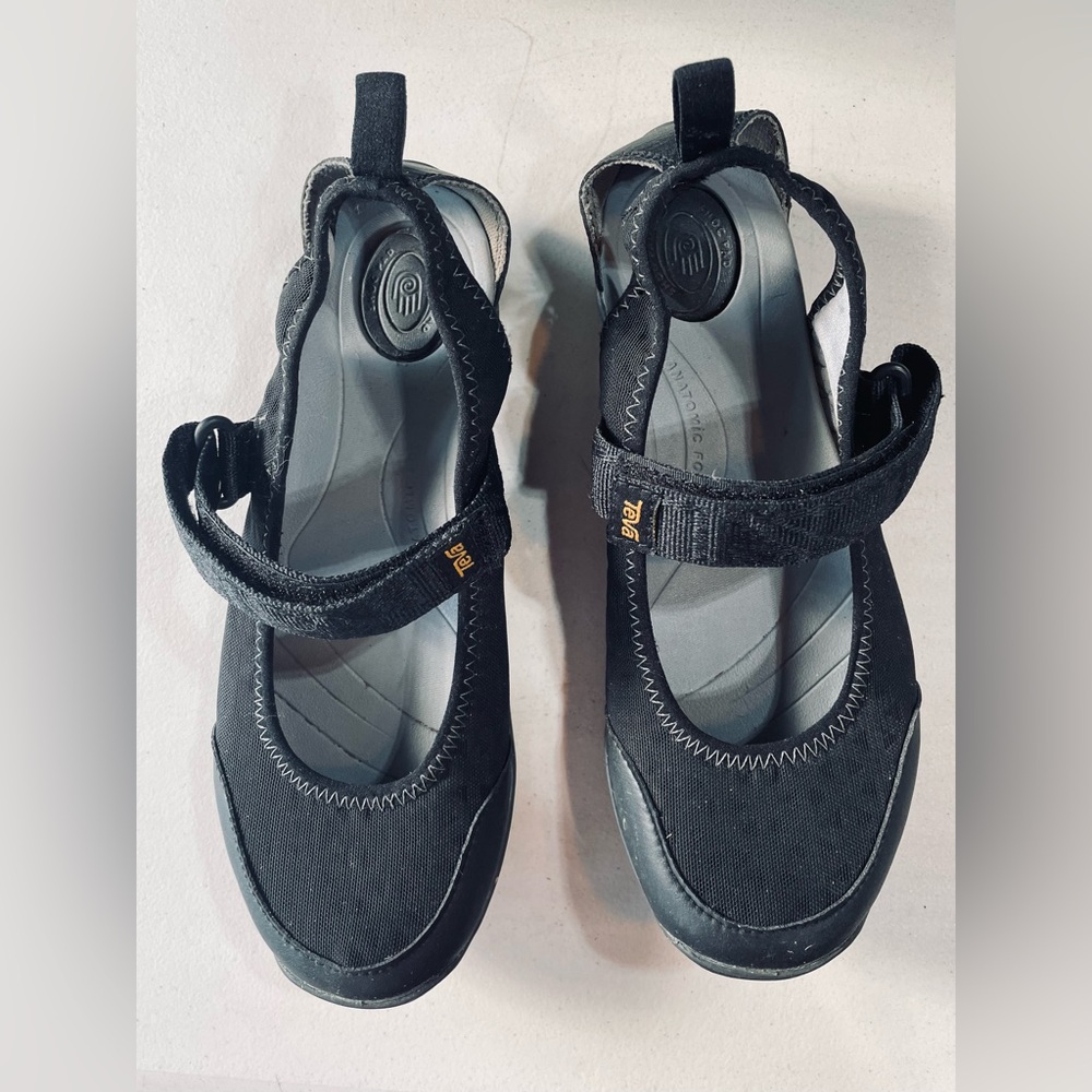 Teva Nothwater Velcro Strap Mary Jane Flats Size 7 Black